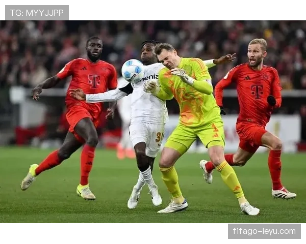 诺伊尔神勇发挥助球队豪取连胜,状态回勇尽显世界级门将本色 诺伊尔神勇发挥助球队豪取连胜,状态回勇尽显世界级门将本色